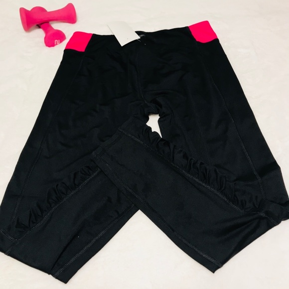 ‼️SOLD OUT‼️ Calvin Klein Performance Leggings - Picture 2 of 4